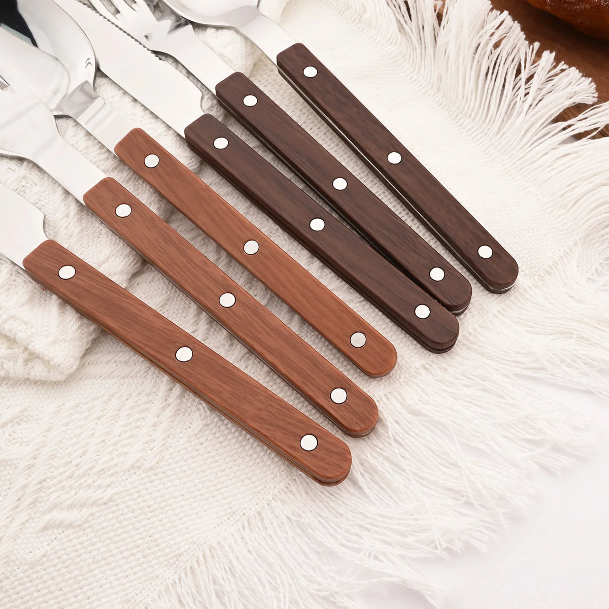 Alder Flatware Set