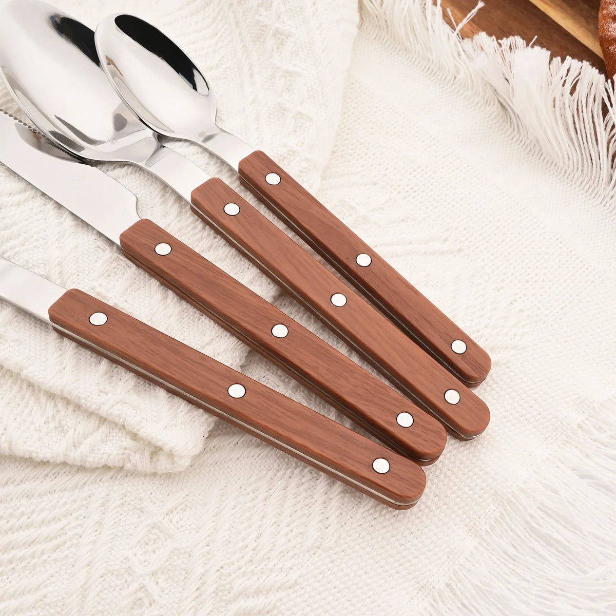 Alder Flatware Set